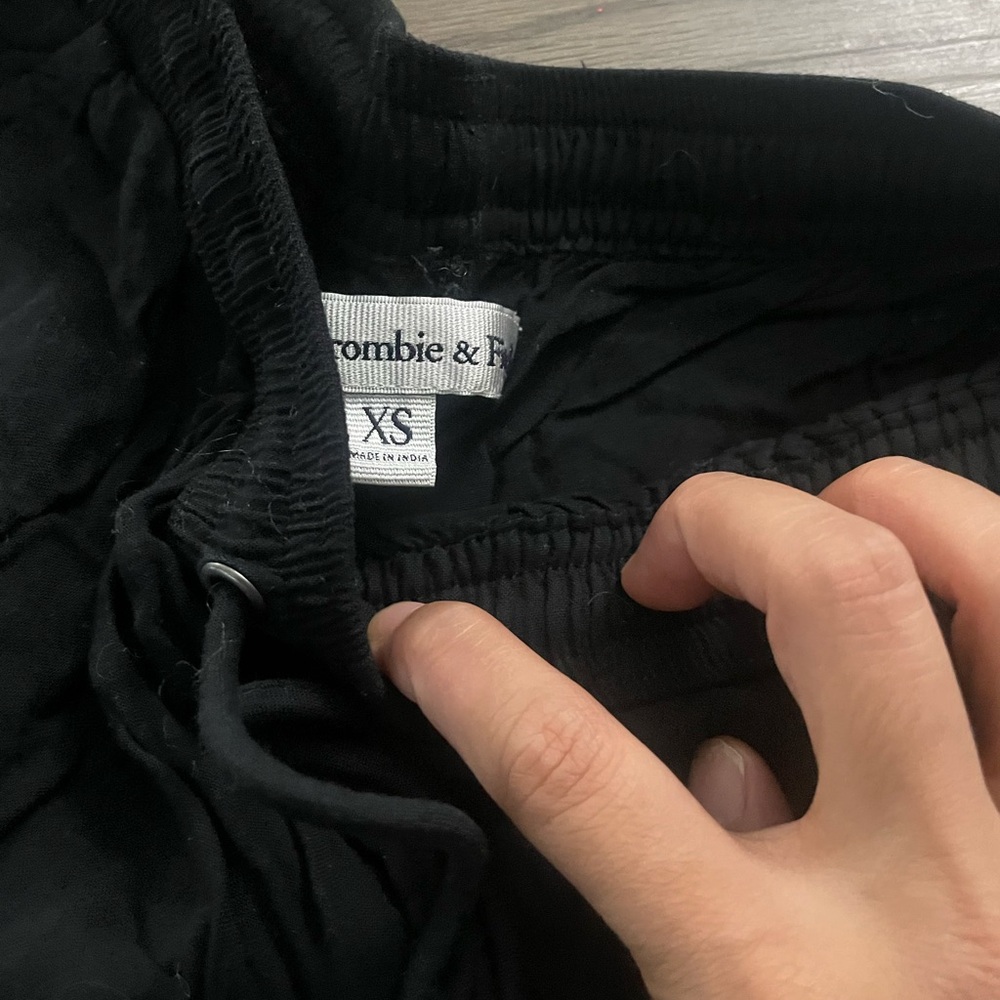 Embroidered Shorts with String - Picture 2 of 3
